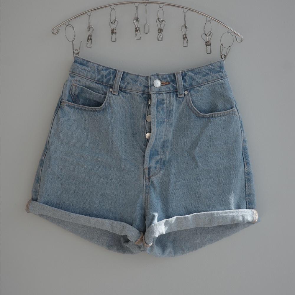 Zara High-Waisted Denim Shorts in Light Wash